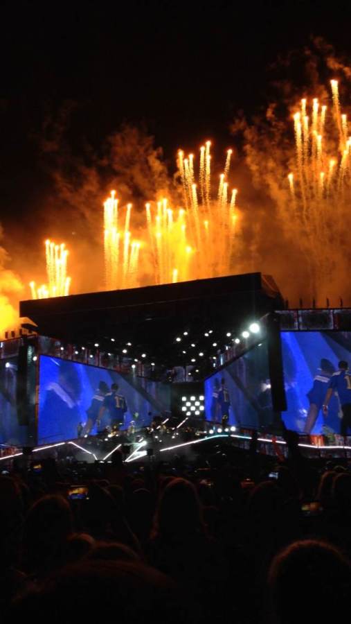 Fireworks+erupted%2C+visually+encompassing+the+mental+state+of+every+person+in+the+audience+during+Zayn+Malik%E2%80%99s+high+notes+in+songs+like+%E2%80%9CYou+and+I.%E2%80%9D%0A