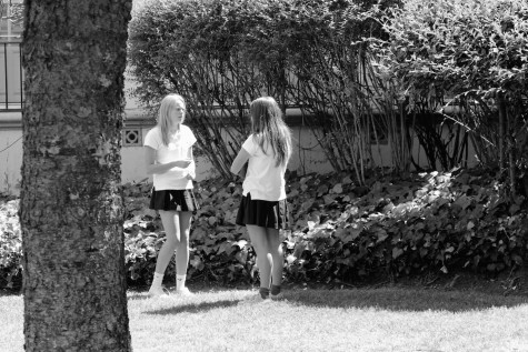 freshman courtyard candid