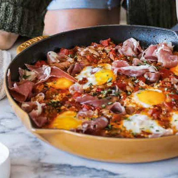 Skillet and tomato eggs courtesy of The Happy Foodie (UK)