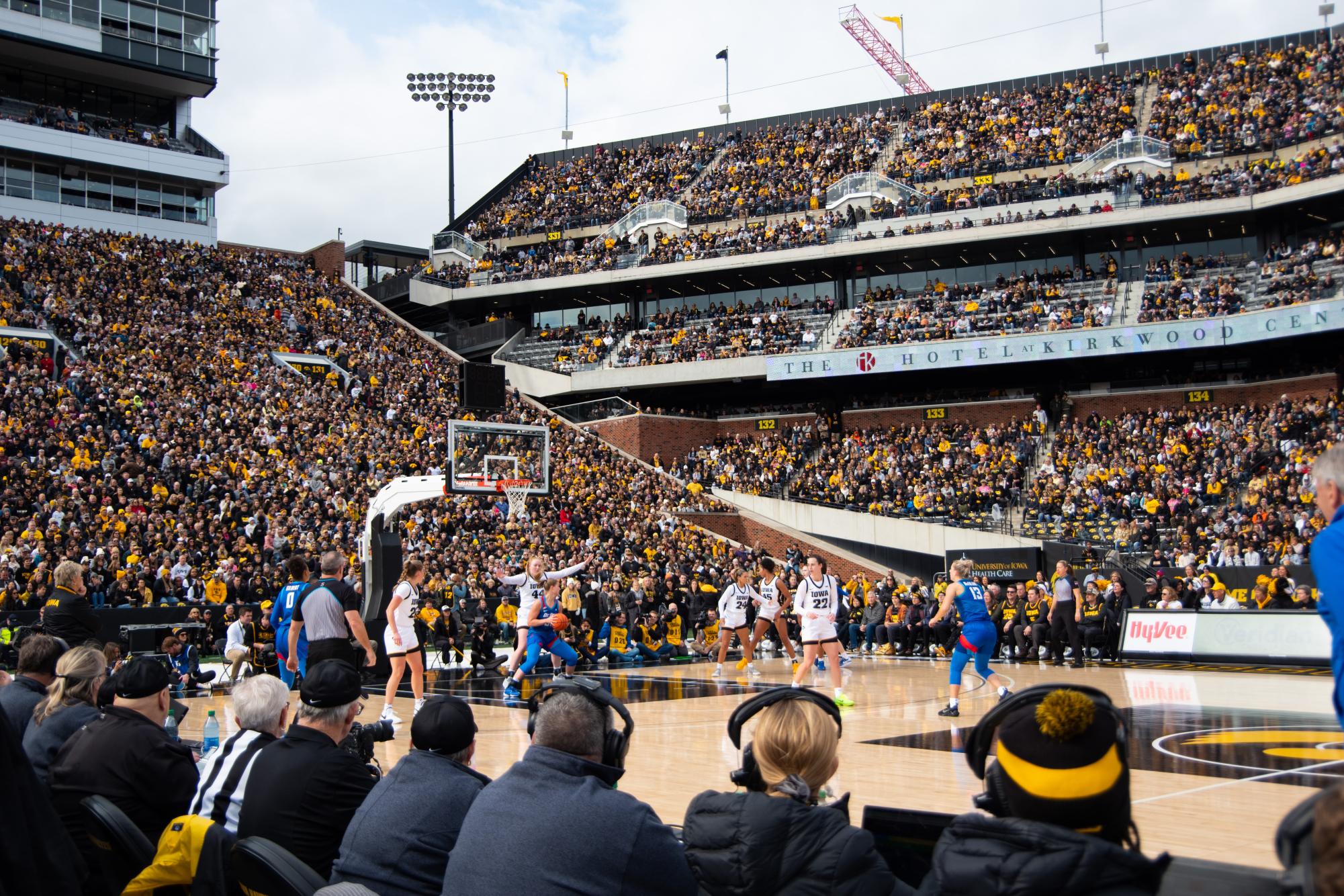 Iowa Womens Basketball Sets Attendance Records At Kinnick The Anchor