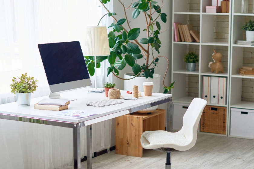 Desk+Makeover%3A+How+to+Transform+your+Desk+into+a+Productive+Study+Space